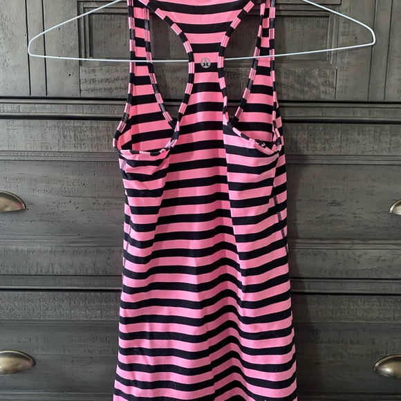Lulu lemon racer back hip length tank top - pink with black stripes - Picture 4 of 6